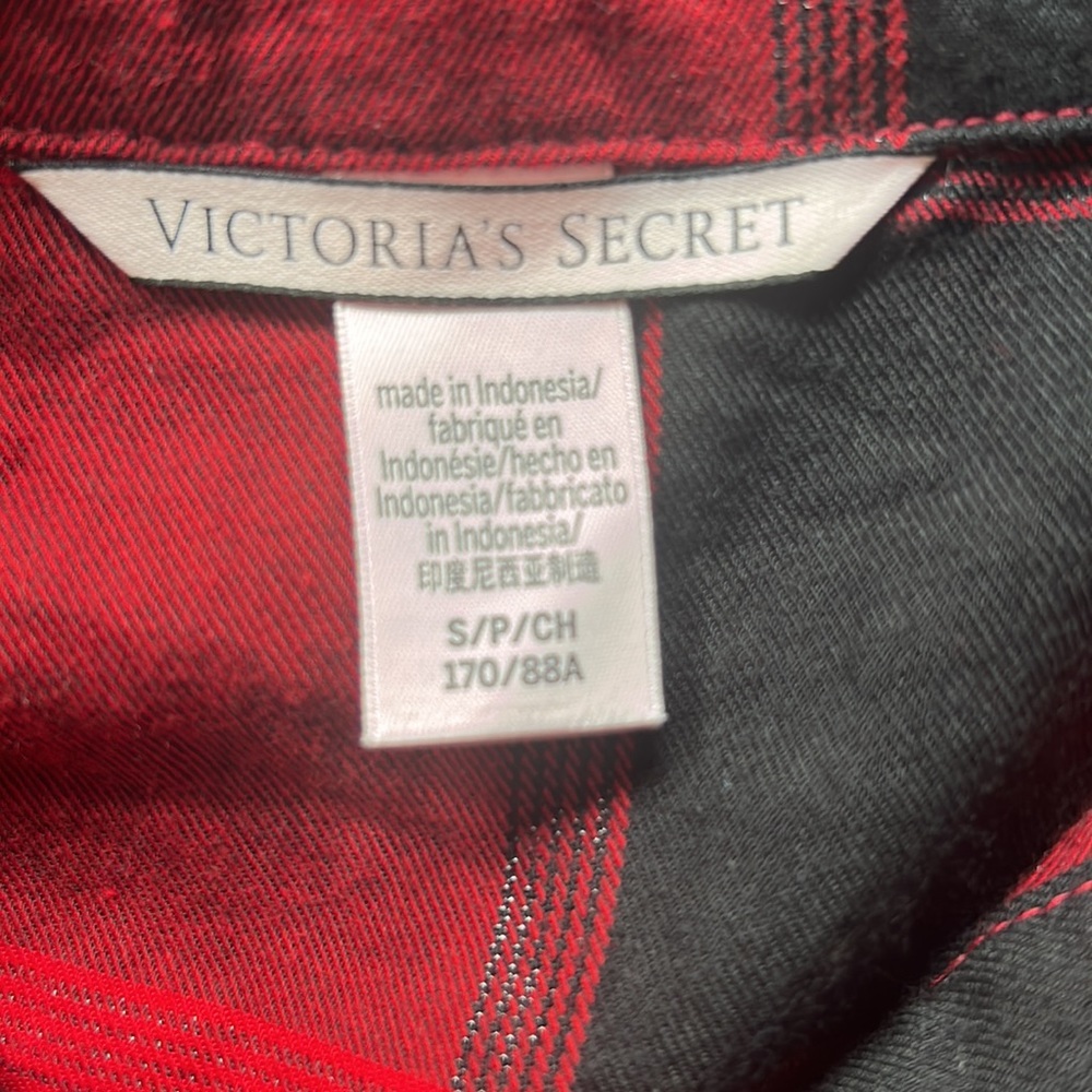 Victoria’s Secret plaid pj top with Sherpa fleece around neckline - Picture 3 of 8